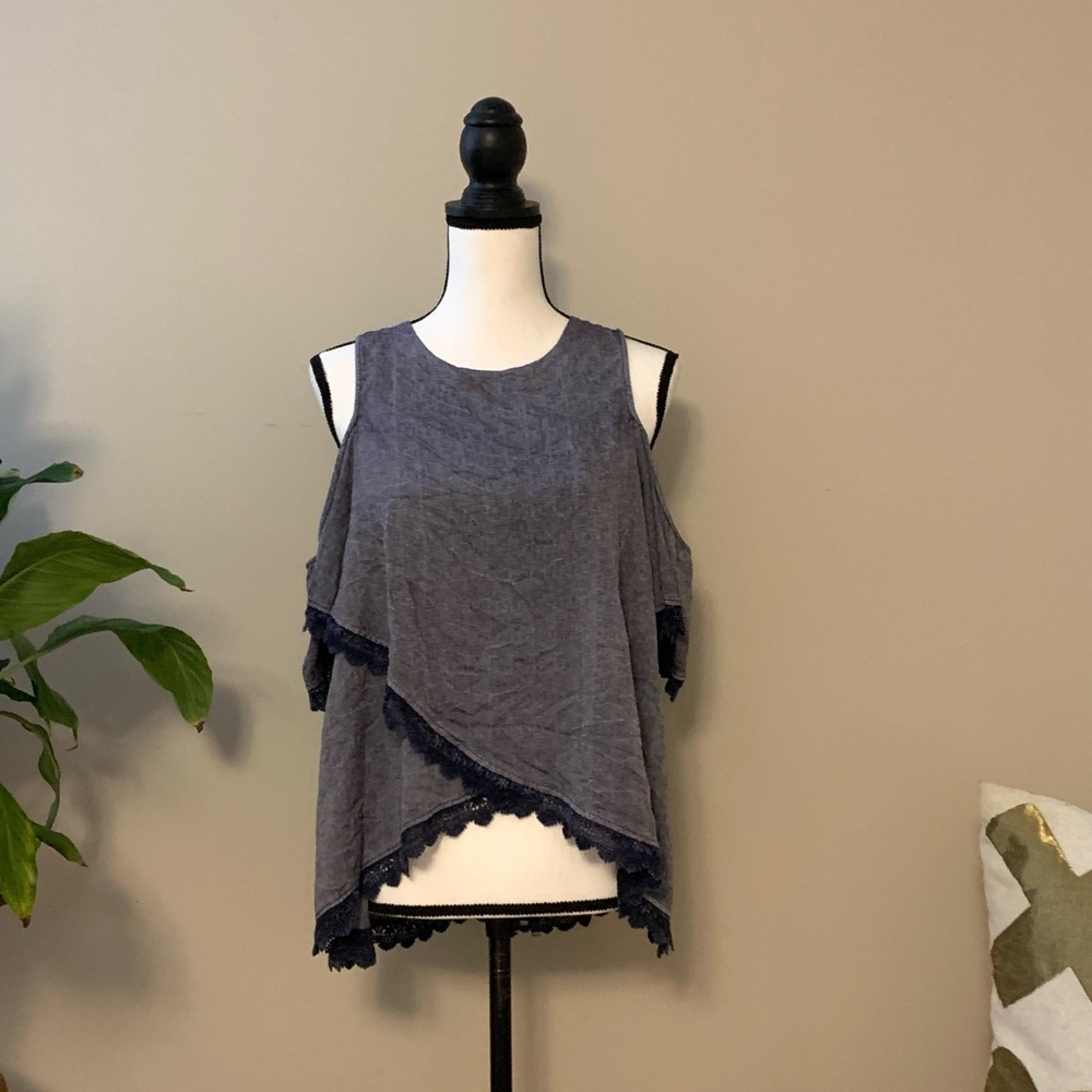 D O N A T E D 
Altar'd State Gray Asymmetrical cold shoulder sz med EUC B63
